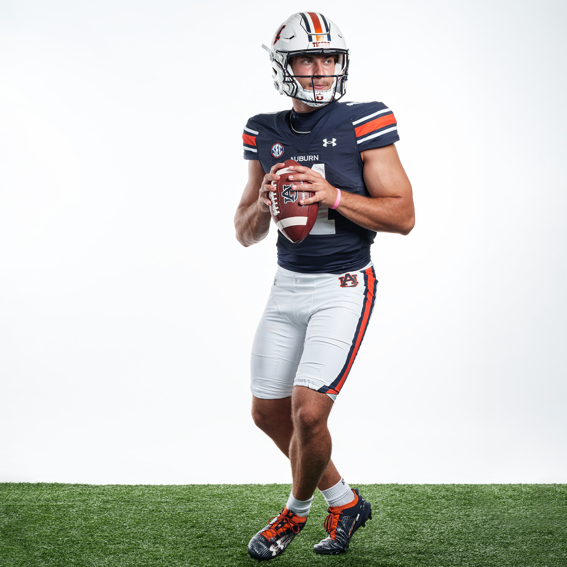 Walker White posing in the new Under Armour uniform template. Details of the template and changes are detailed on the Auburn Uniform Database.